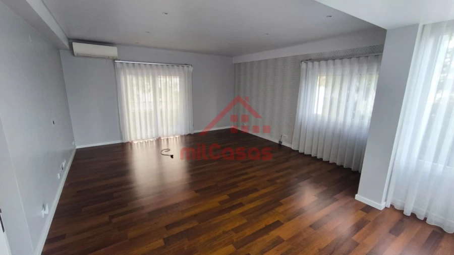 Apartamento T2 para Arrendamento em Lumiar Foto 27