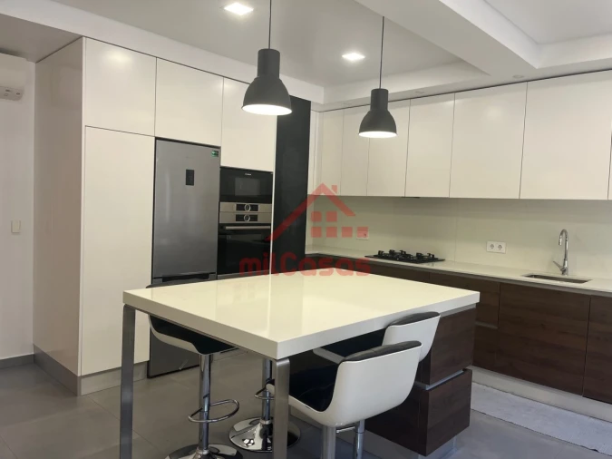 Apartamento T2 para Arrendamento em Lumiar Foto 1