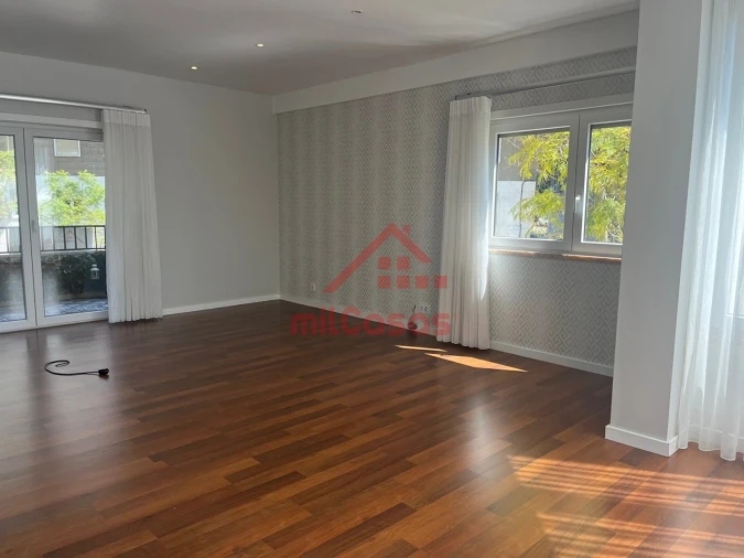 Apartamento T2 para Arrendamento em Lumiar Foto 7