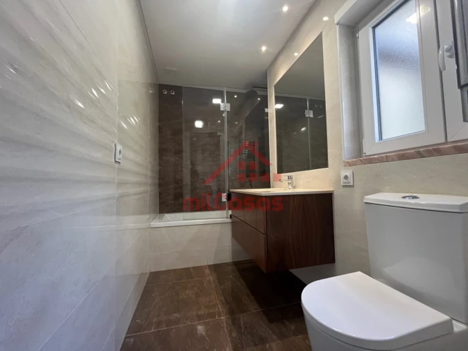 Apartamento T2 para Arrendamento em Lumiar Foto 19