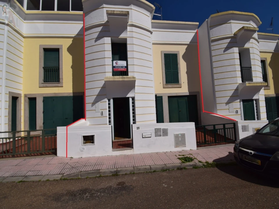 Moradia T4 para Venda em Caia, São Pedro e Alcáçova Foto 4