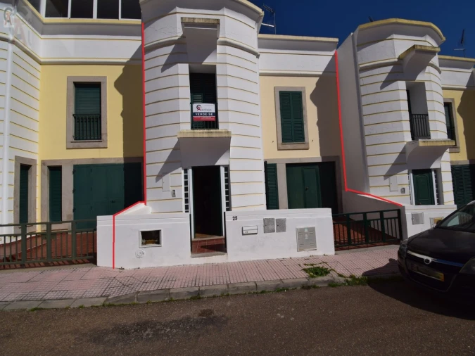 Moradia T4 para Venda em Caia, São Pedro e Alcáçova Foto 4