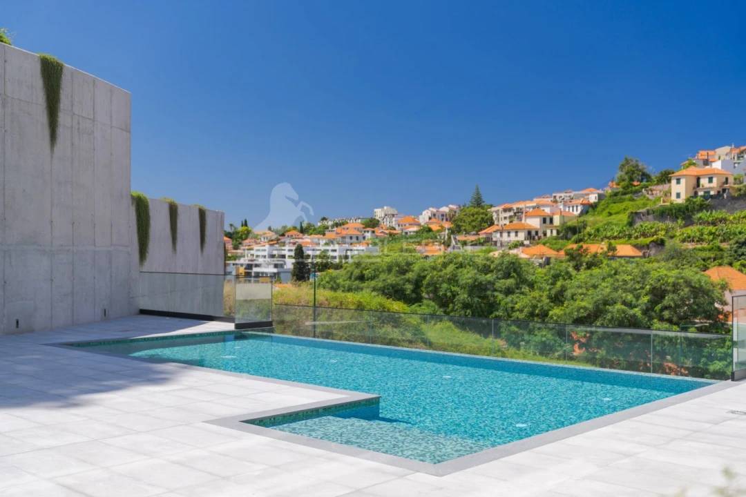 Apartamento T5 para Venda em Funchal (São Pedro) Foto 1