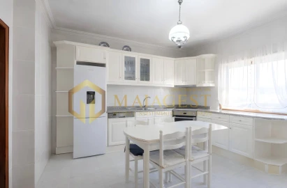 Moradia T4 para Venda em Gondomar (São Cosme), Valbom e Jovim