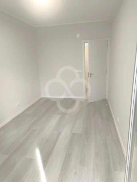 Apartamento T2 para Venda em Oeiras e São Julião da Barra, Paço de Arcos e Caxias