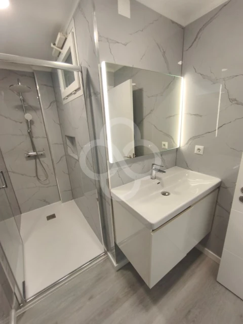 Apartamento T2 para Venda em Oeiras e São Julião da Barra, Paço de Arcos e Caxias