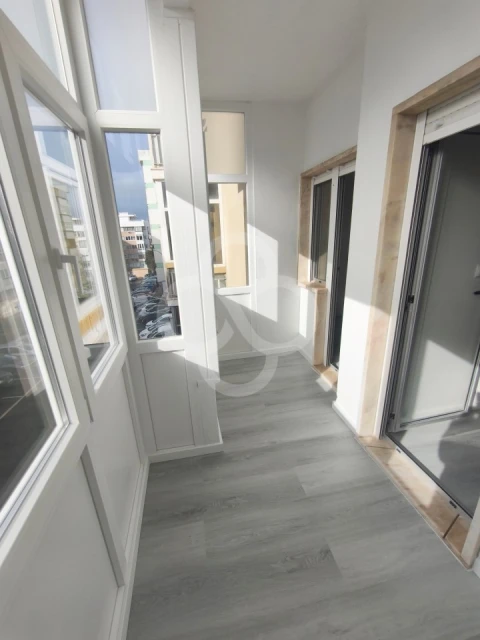 Apartamento T2 para Venda em Oeiras e São Julião da Barra, Paço de Arcos e Caxias