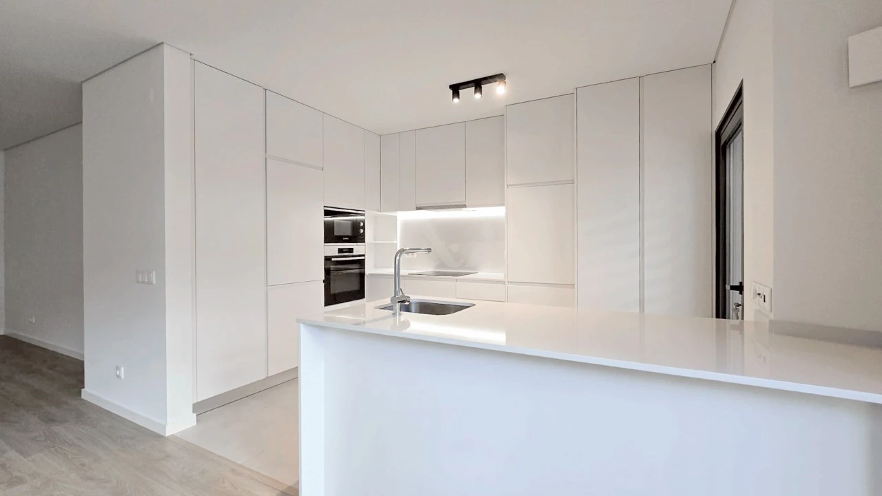 Apartamento T2 para Venda em Faro (Sé e São Pedro) Foto 2