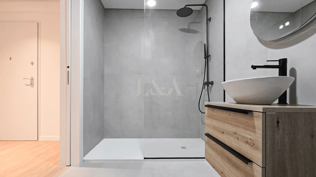 Apartamento T2 para Venda em Faro (Sé e São Pedro) Foto 8