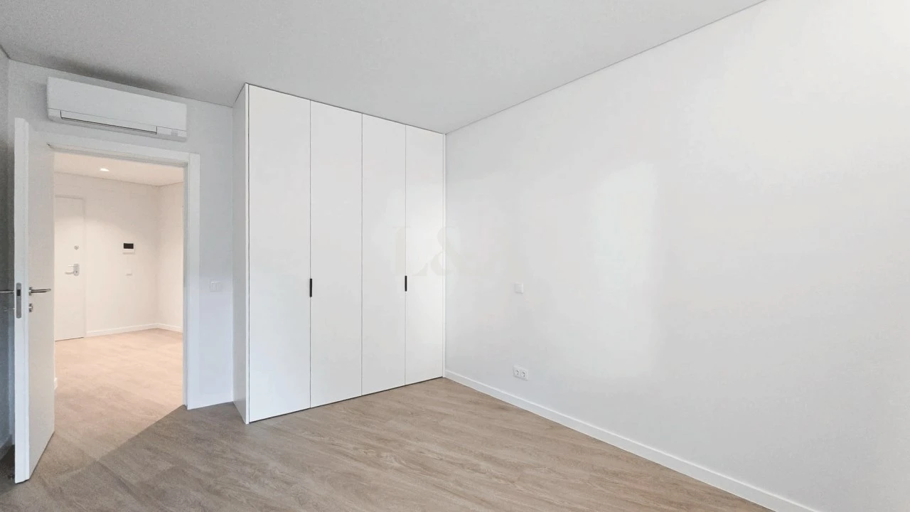 Apartamento T2 para Venda em Faro (Sé e São Pedro) Foto 12