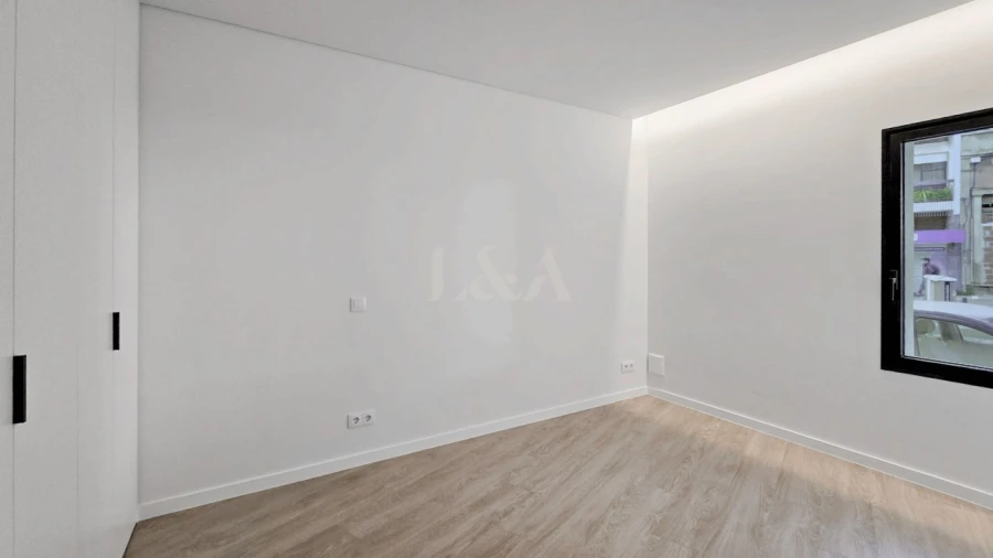 Apartamento T2 para Venda em Faro (Sé e São Pedro) Foto 13