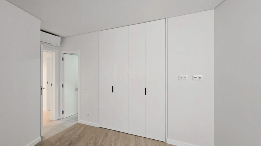 Apartamento T2 para Venda em Faro (Sé e São Pedro) Foto 16