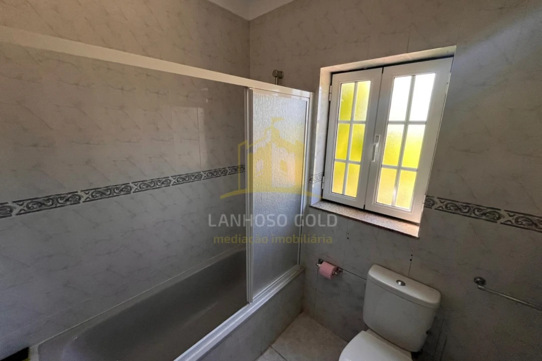 Moradia T3 para Venda em Salto Foto 24