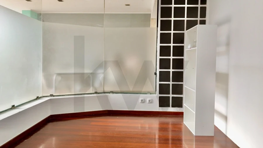 Loja para Venda em Funchal (São Pedro) Foto 8