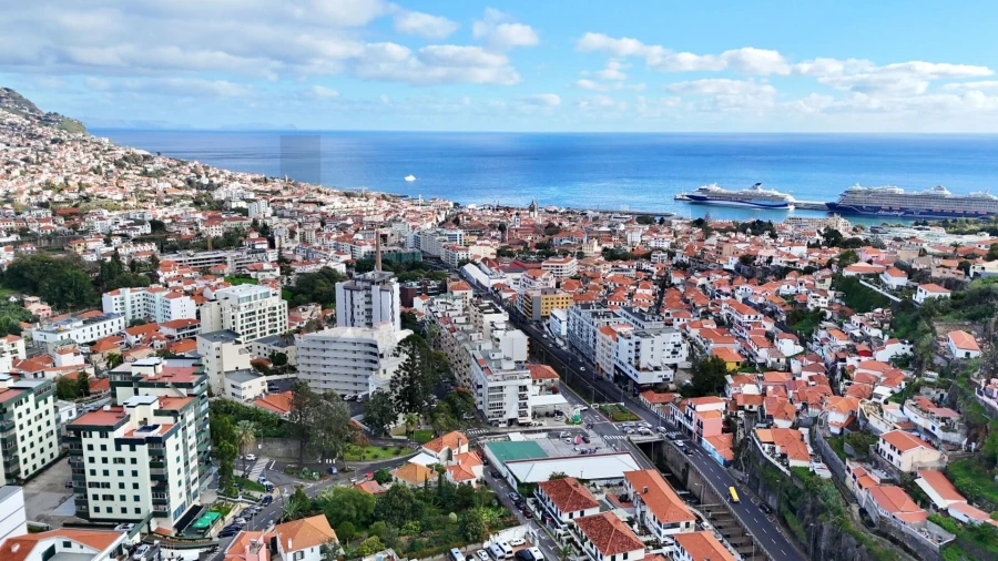 Loja para Venda em Funchal (São Pedro) Foto 1