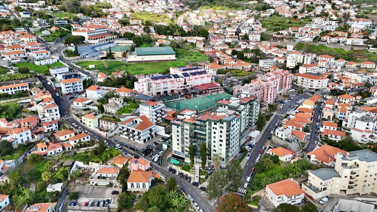 Loja para Venda em Funchal (São Pedro) Foto 2