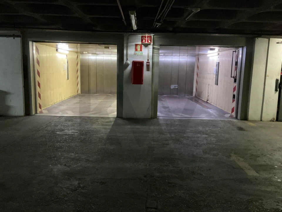 Garagem para Venda em Santa Maria Maior Foto 3