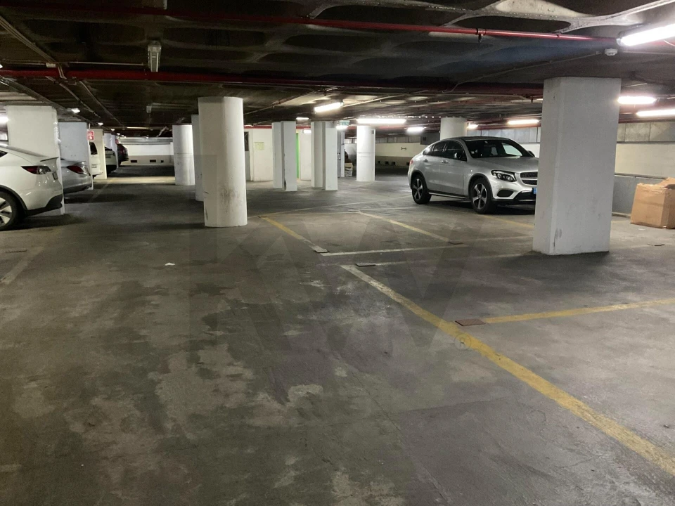 Garagem para Venda em Santa Maria Maior Foto 5