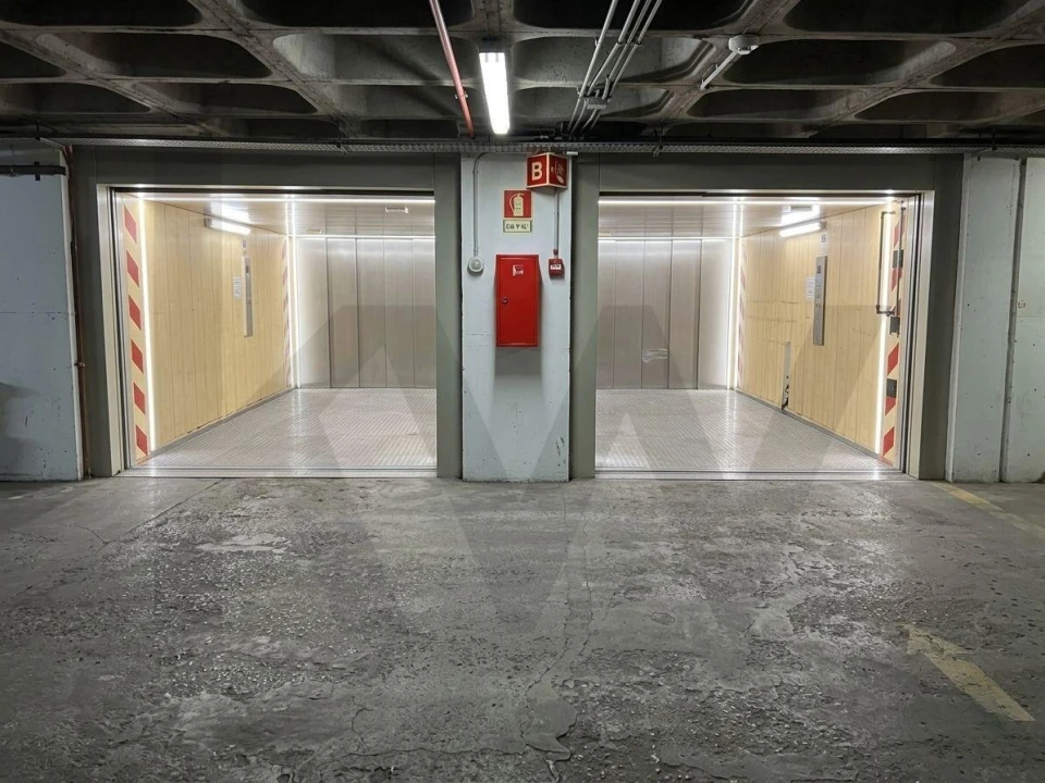 Garagem para Venda em Santa Maria Maior Foto 4