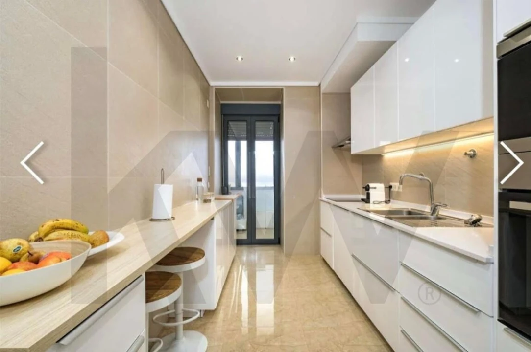 Apartamento T3 para Arrendamento em Avenidas Novas Foto 13