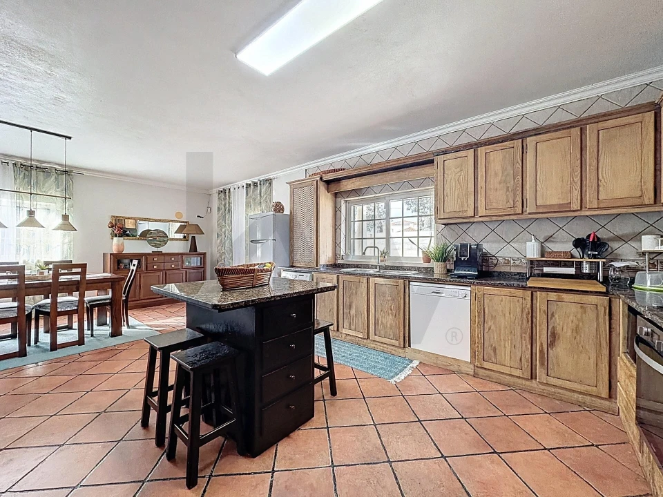 Moradia T4 para Venda em Almoster Foto 13