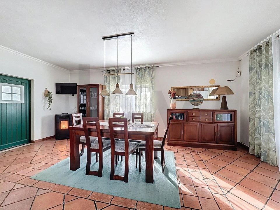 Moradia T4 para Venda em Almoster Foto 10