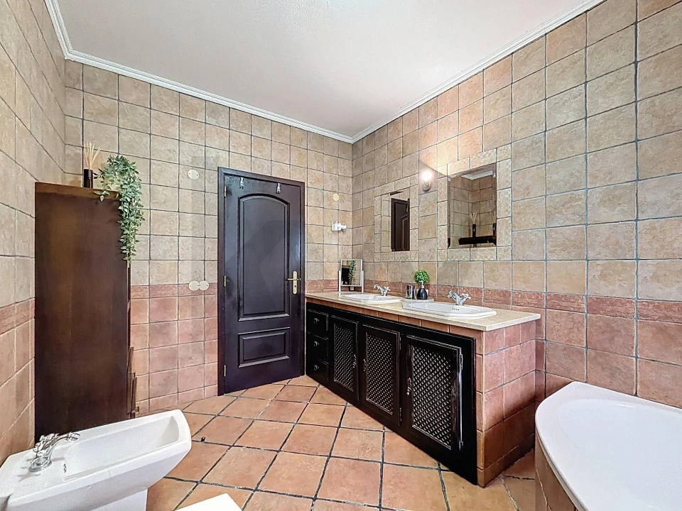 Moradia T4 para Venda em Almoster Foto 22