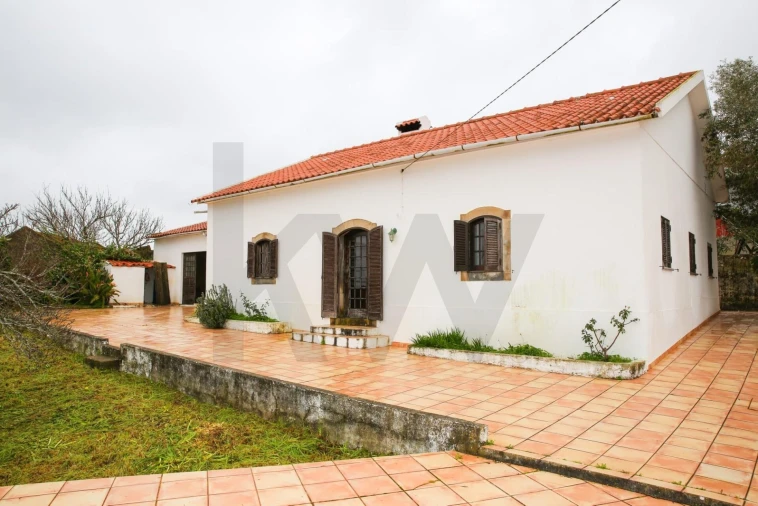 Moradia T3 para Venda em Maxial e Monte Redondo