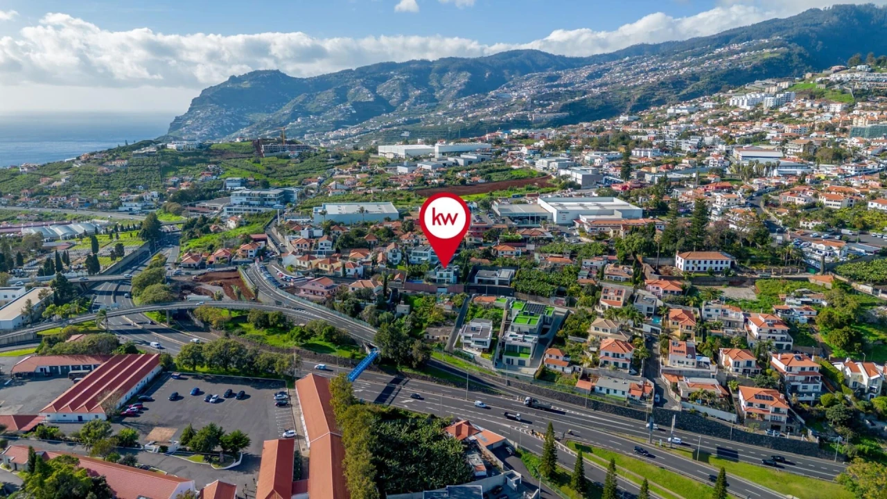 Moradia T3 para Venda em São Martinho Foto 8