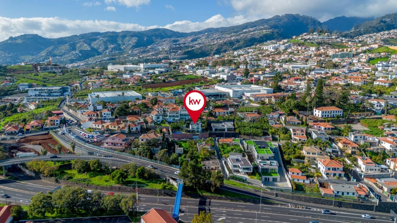 Moradia T3 para Venda em São Martinho Foto 7