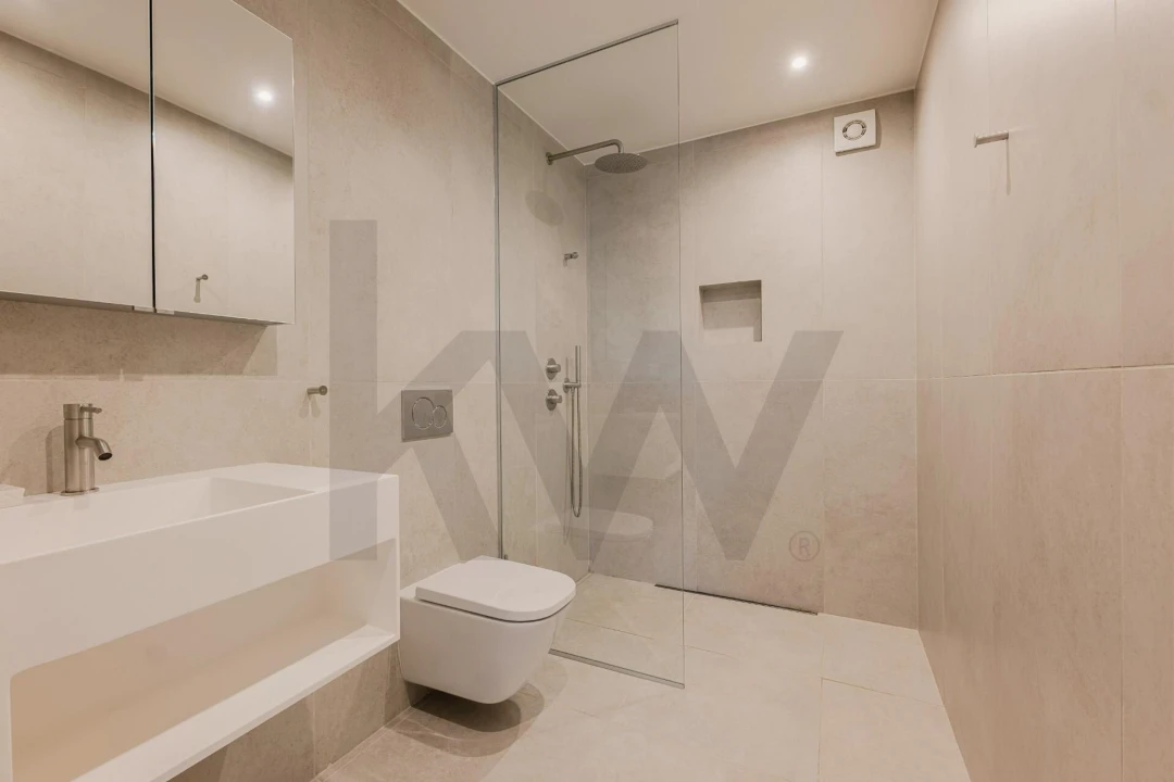 Moradia T4 para Venda em Odiaxere Foto 33