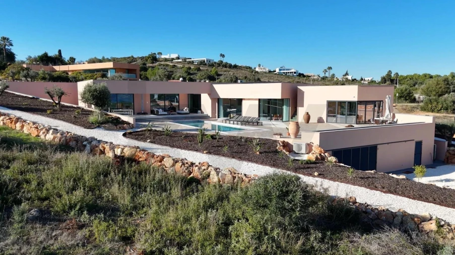 Moradia T4 para Venda em Odiaxere Foto 2