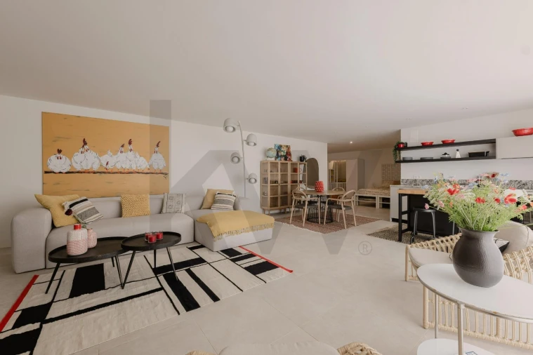 Moradia T4 para Venda em Odiaxere Foto 31