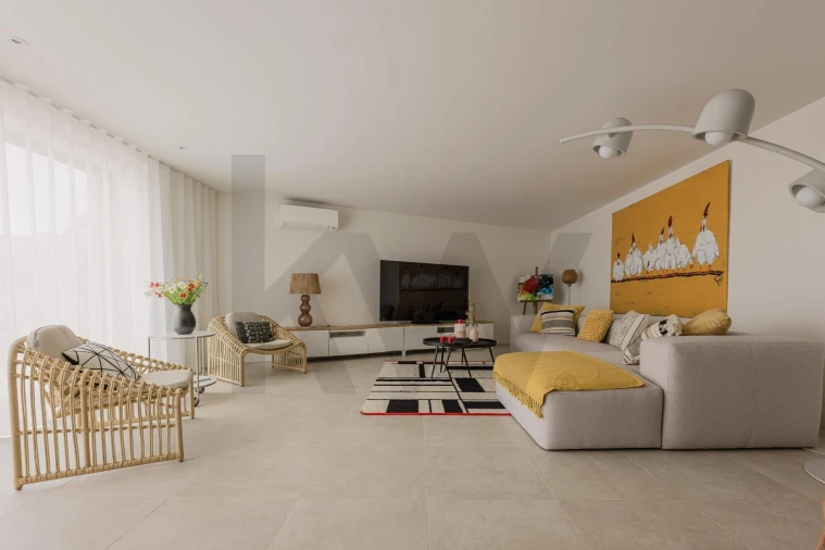 Moradia T4 para Venda em Odiaxere Foto 30