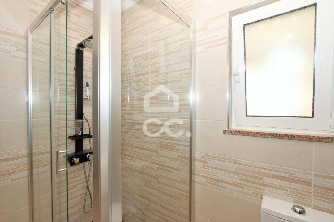 Moradia T3 para Venda em Armação de Pera Foto 24