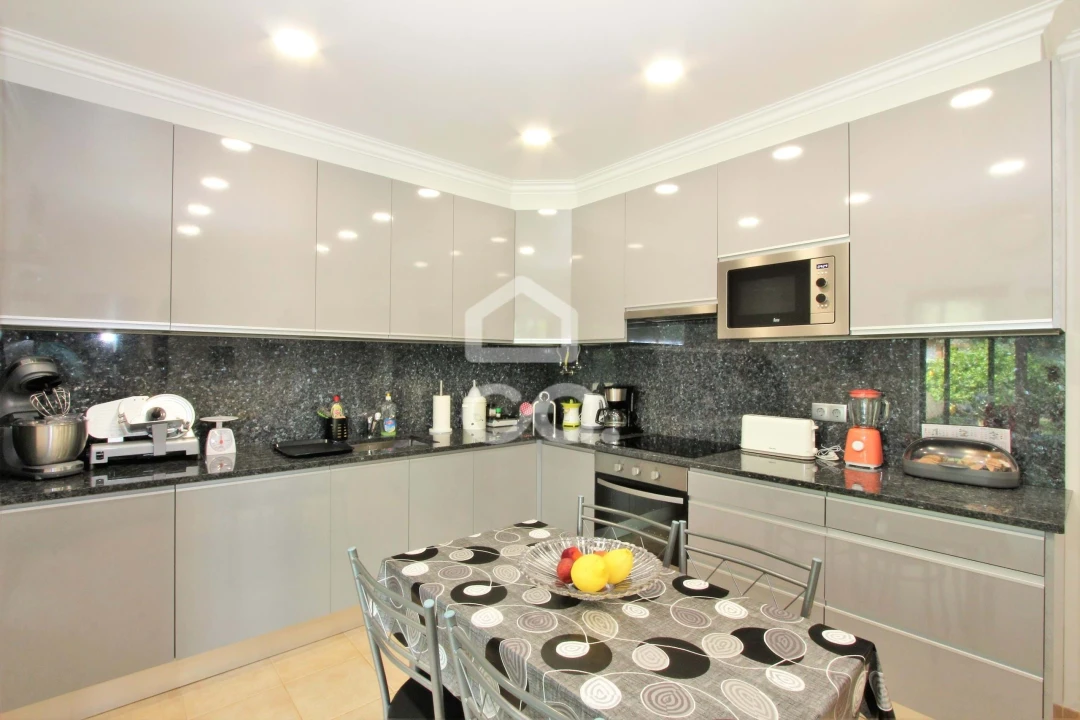 Moradia T3 para Venda em Armação de Pera Foto 8