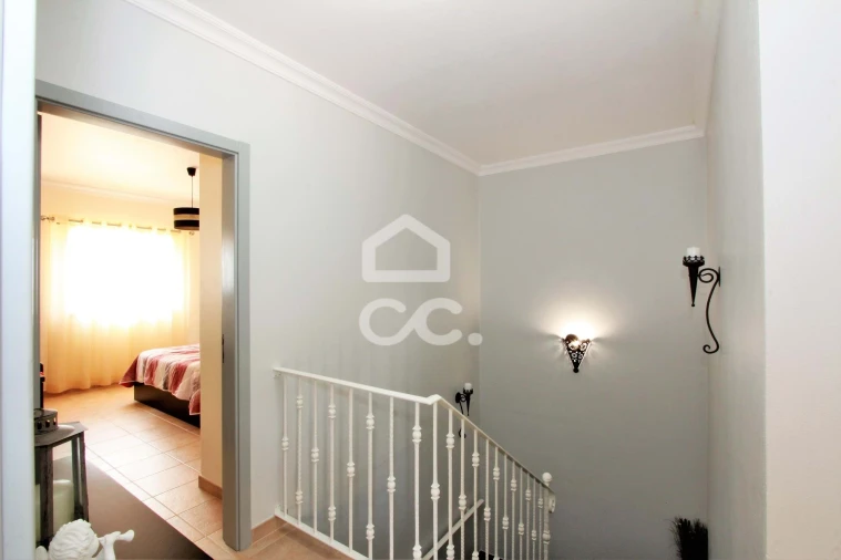 Moradia T3 para Venda em Armação de Pera Foto 37