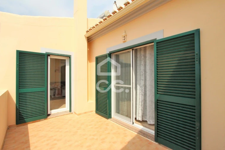 Moradia T3 para Venda em Armação de Pera Foto 30