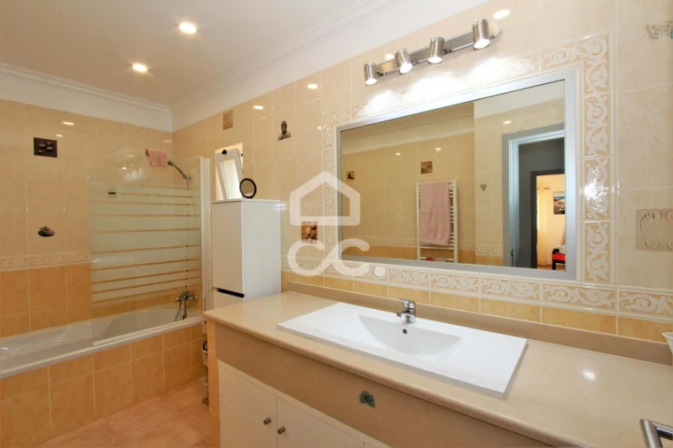 Moradia T3 para Venda em Armação de Pera Foto 35