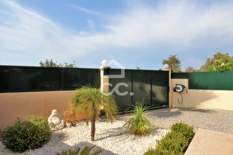 Moradia T3 para Venda em Armação de Pera Foto 41