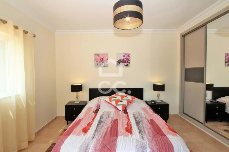 Moradia T3 para Venda em Armação de Pera Foto 28