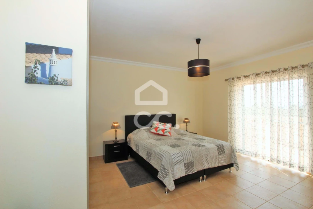 Moradia T3 para Venda em Armação de Pera Foto 33