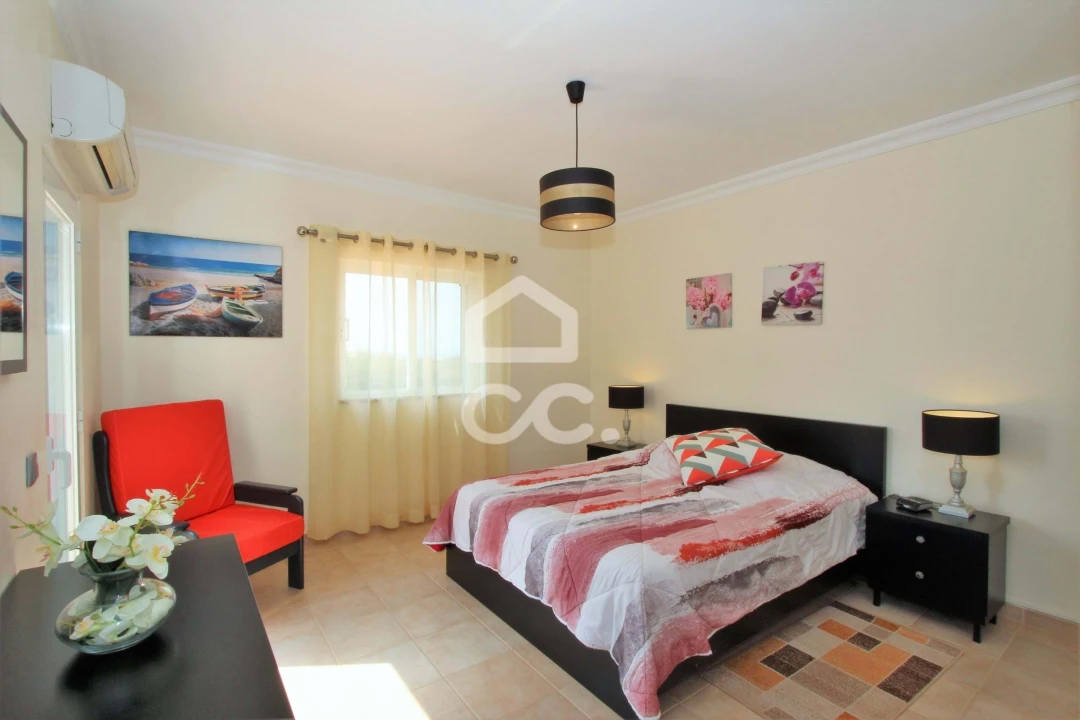 Moradia T3 para Venda em Armação de Pera Foto 27