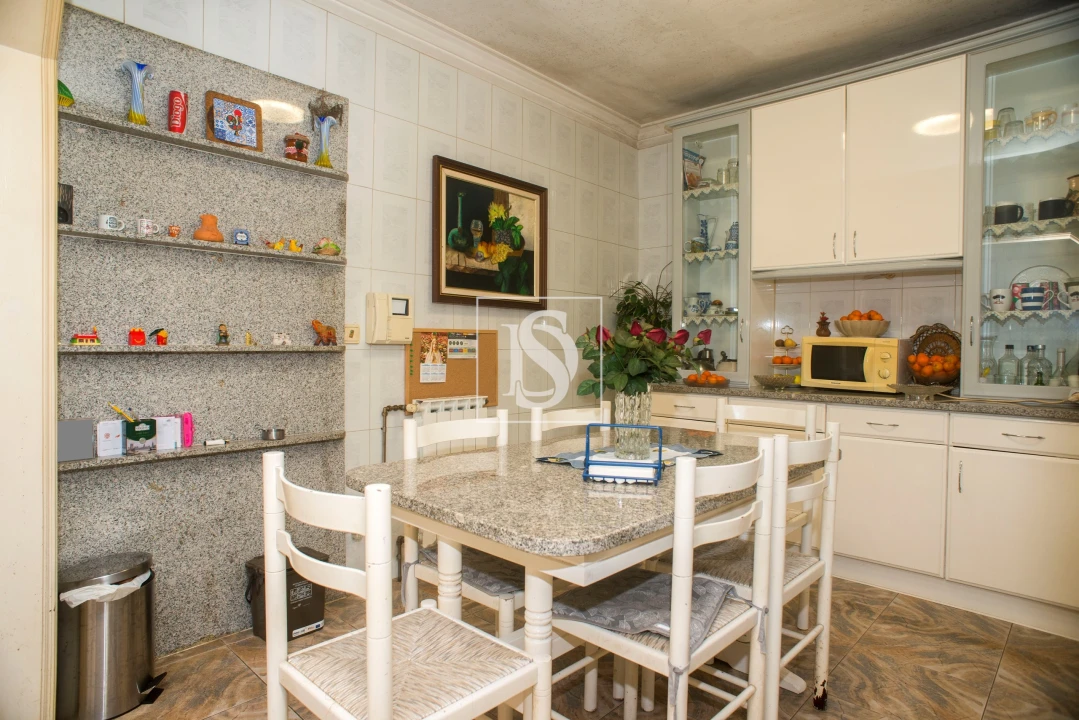 Moradia T4 para Venda em Alfena Foto 4