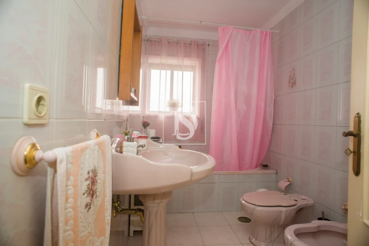 Moradia T4 para Venda em Alfena Foto 18