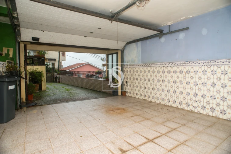 Moradia T4 para Venda em Alfena Foto 33