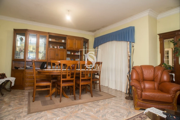 Moradia T4 para Venda em Alfena Foto 9