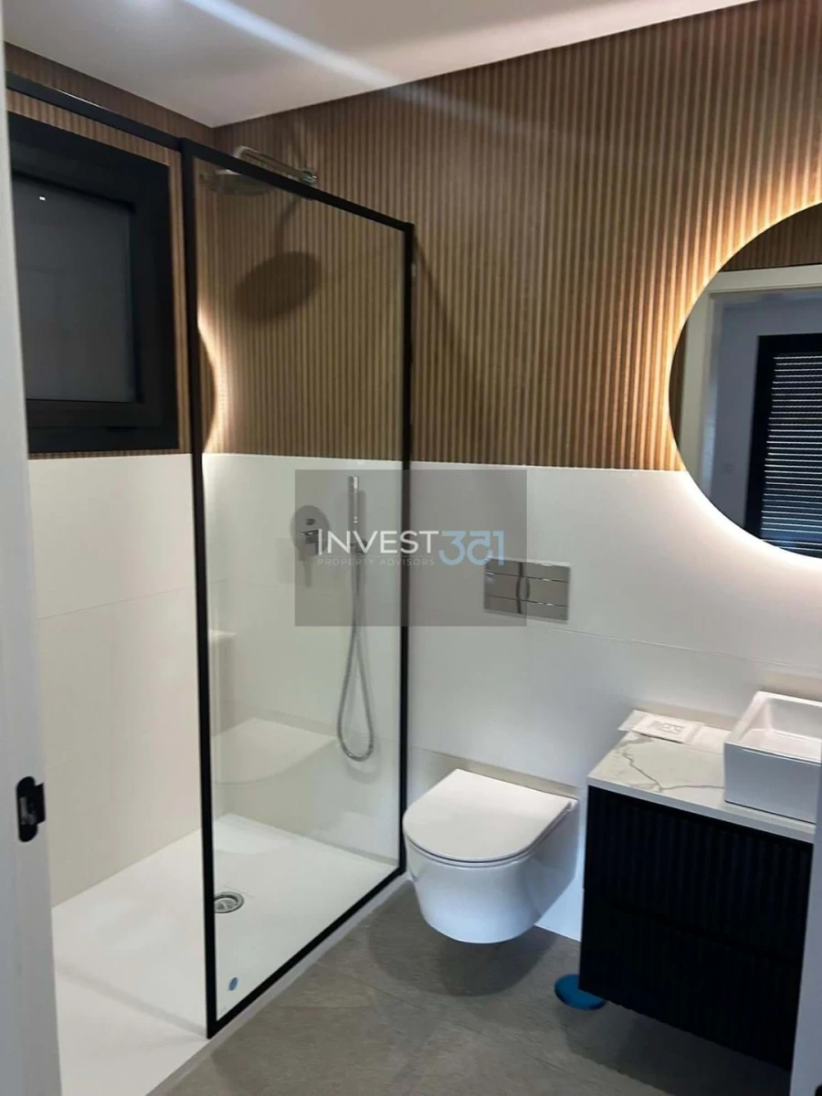 Moradia T5 para Venda em Quinta do Anjo Foto 11