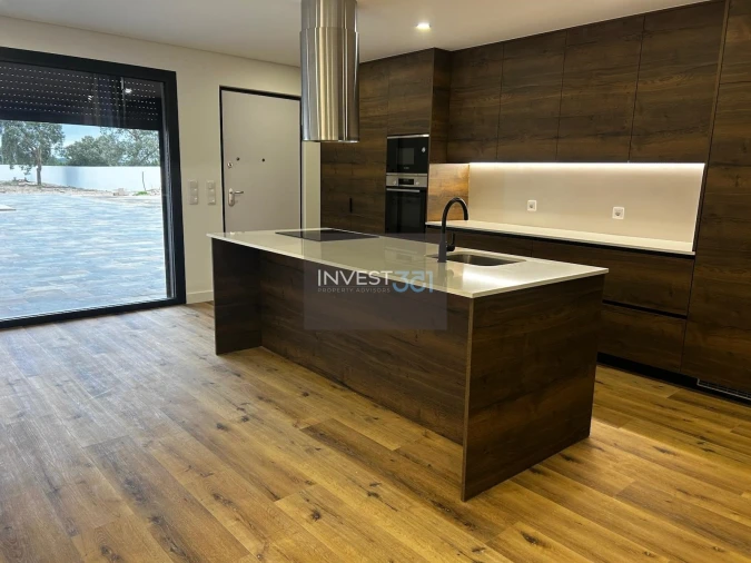 Moradia T5 para Venda em Quinta do Anjo Foto 3