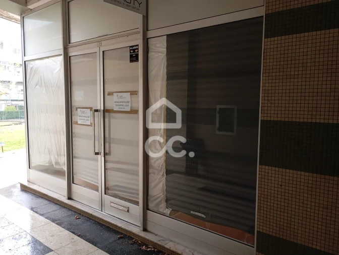 Negócio para Arrendamento em Bougado (São Martinho e Santiago) Foto 2